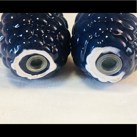 Grape Salt & Pepper Shakers - Picture 2 of 3